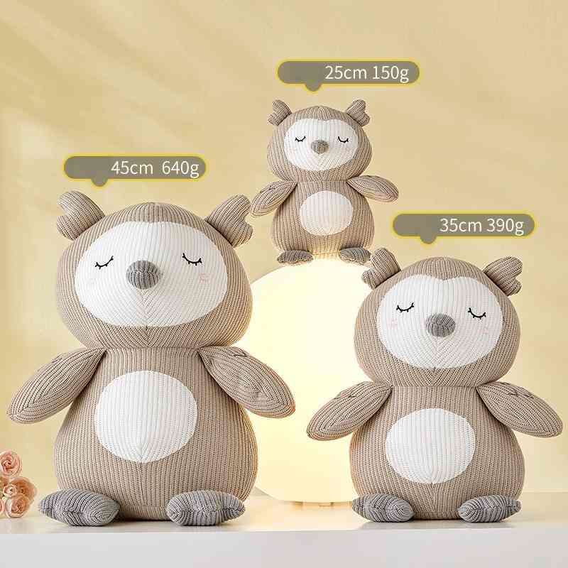 Bulk custom ribbed stuffed owl plush toys showing 25cm, 35cm, and 45cm sizes for worldwide wholesale vendors.