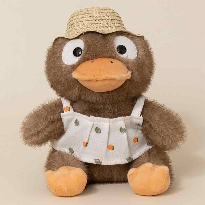 Factory-direct fluffy duck plush with straw hat for B2B crane game supplies.
