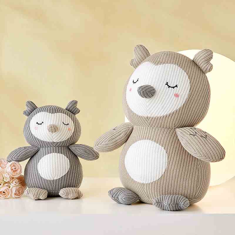 Factory-direct sleeping owl stuffed animal plushies in small grey and large beige for wholesale supply.